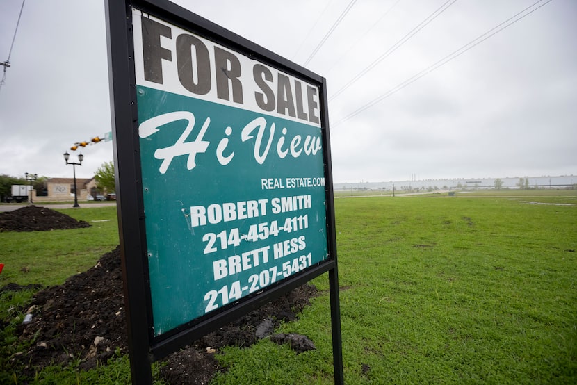 A lot for sale on Ovilla Road photographed in Red Oak. 