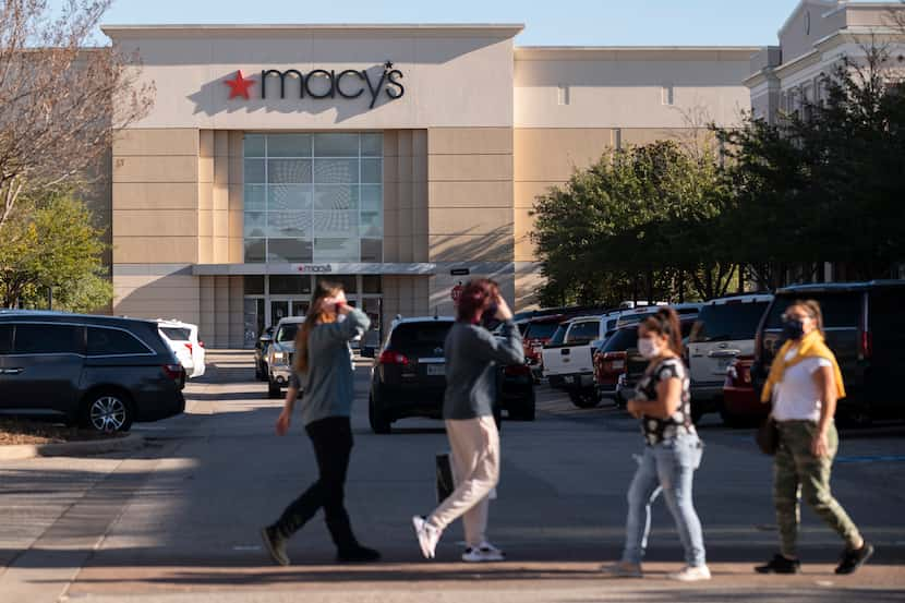 La tienda de Macy's en Firewheel Town Center en Garland será una de las que estará abierta...