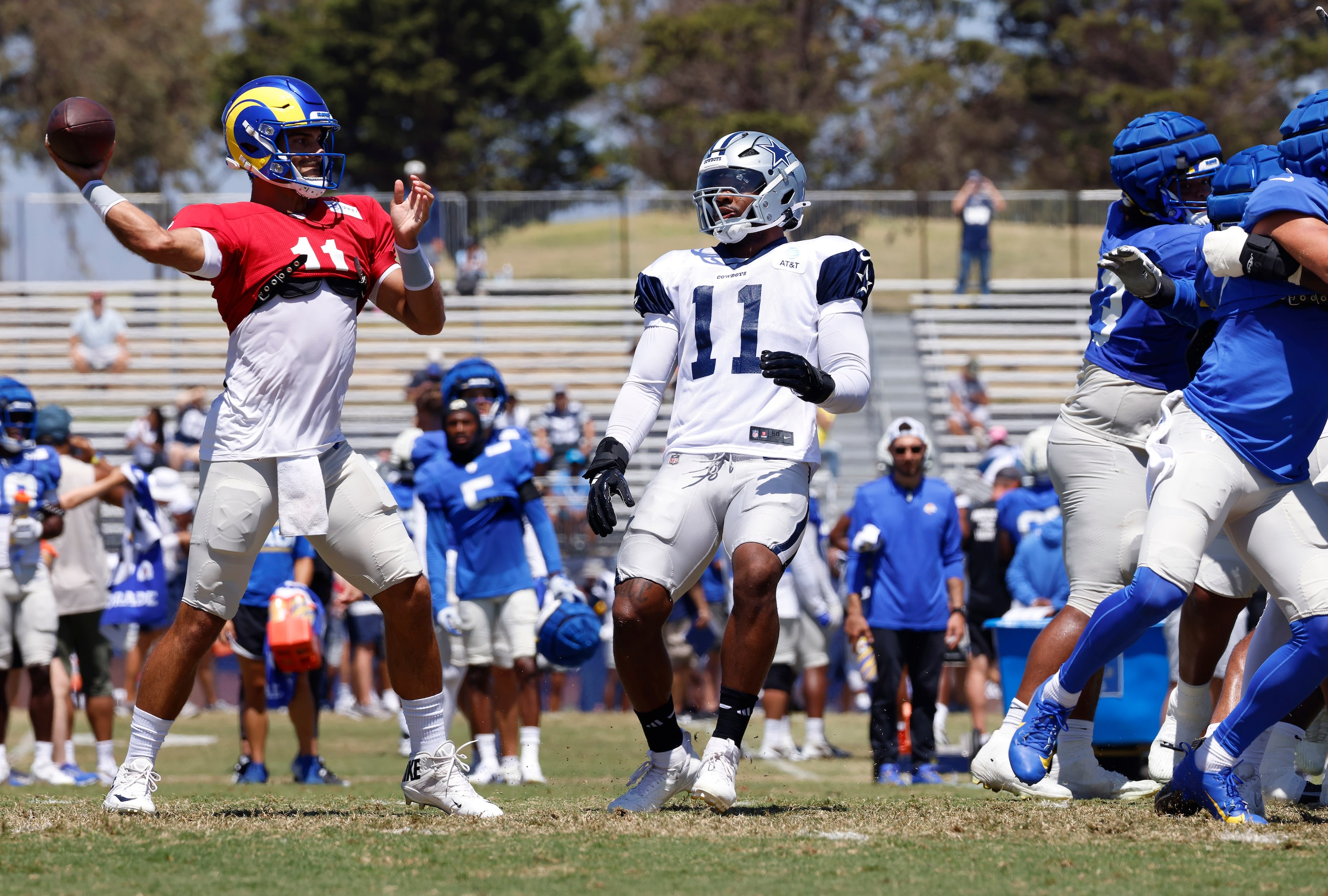 Dallas Cowboys linebacker Micah Parsons (11) pulls up on Los Angeles Rams quarterback Jimmy...