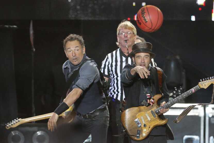 Bruce Springsteen and E Street Band guitarist Nils Lofgren have a tip-off to start the...