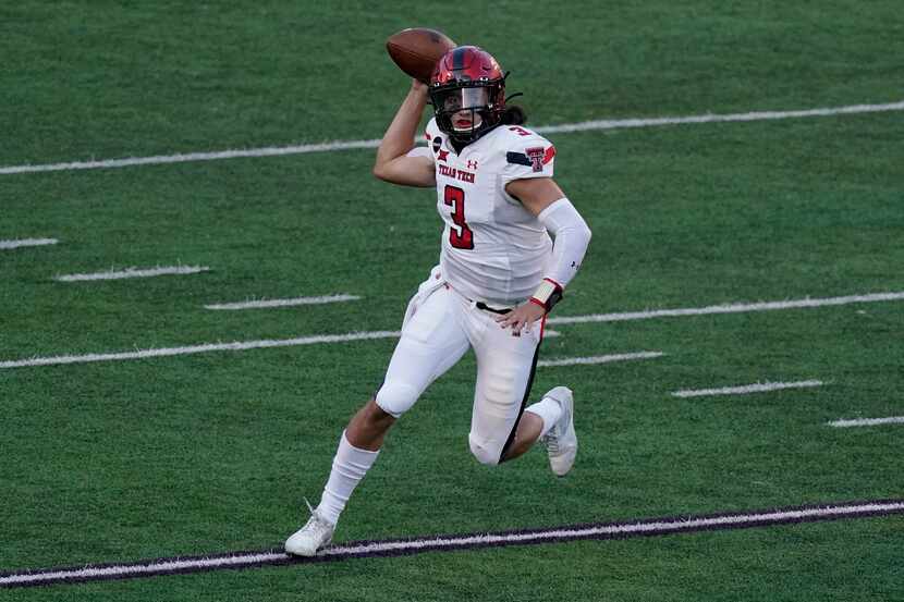 Texas Tech quarterback Henry Colombi looks to throw the ball during the second half of an...