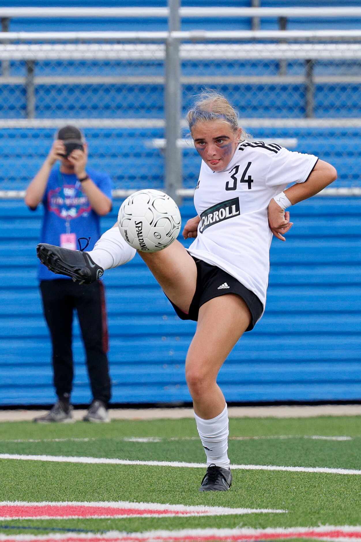 Southlake Carroll midfielder Hannah Jordan (34) traps the ball during the first half of the...