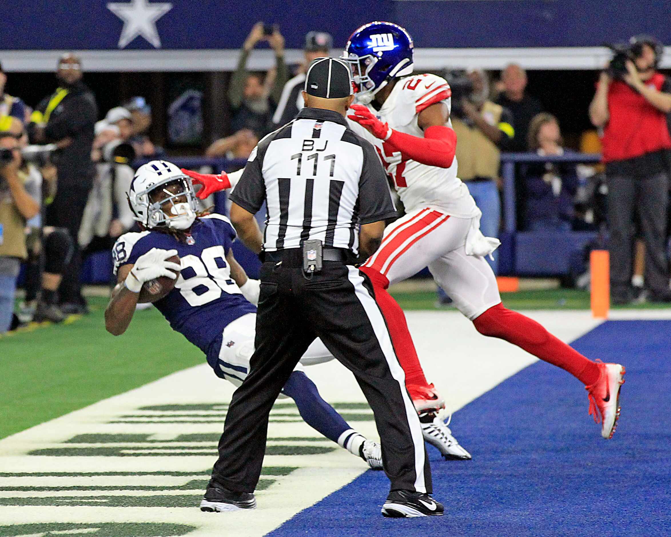 PIX 4 of 4… This is a sequence or Dallas Cowboys wide receiver CeeDee Lamb’s (88)...