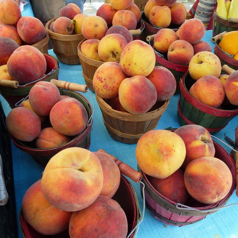 La Esperanza had Texas peaches on its table last Saturday at the West Plano Farmers Market. 