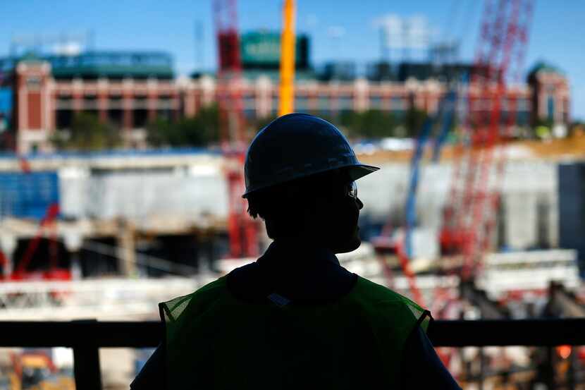 Un estudio de UT Austin demuestra que los trabajadores de la construcción tienen mayores...