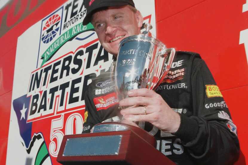 ORG XMIT:  THE TEXAS MOTOR SPEEDWAY--INTERSTATE BATTERIES 500-- Jeff Burton with the winners...