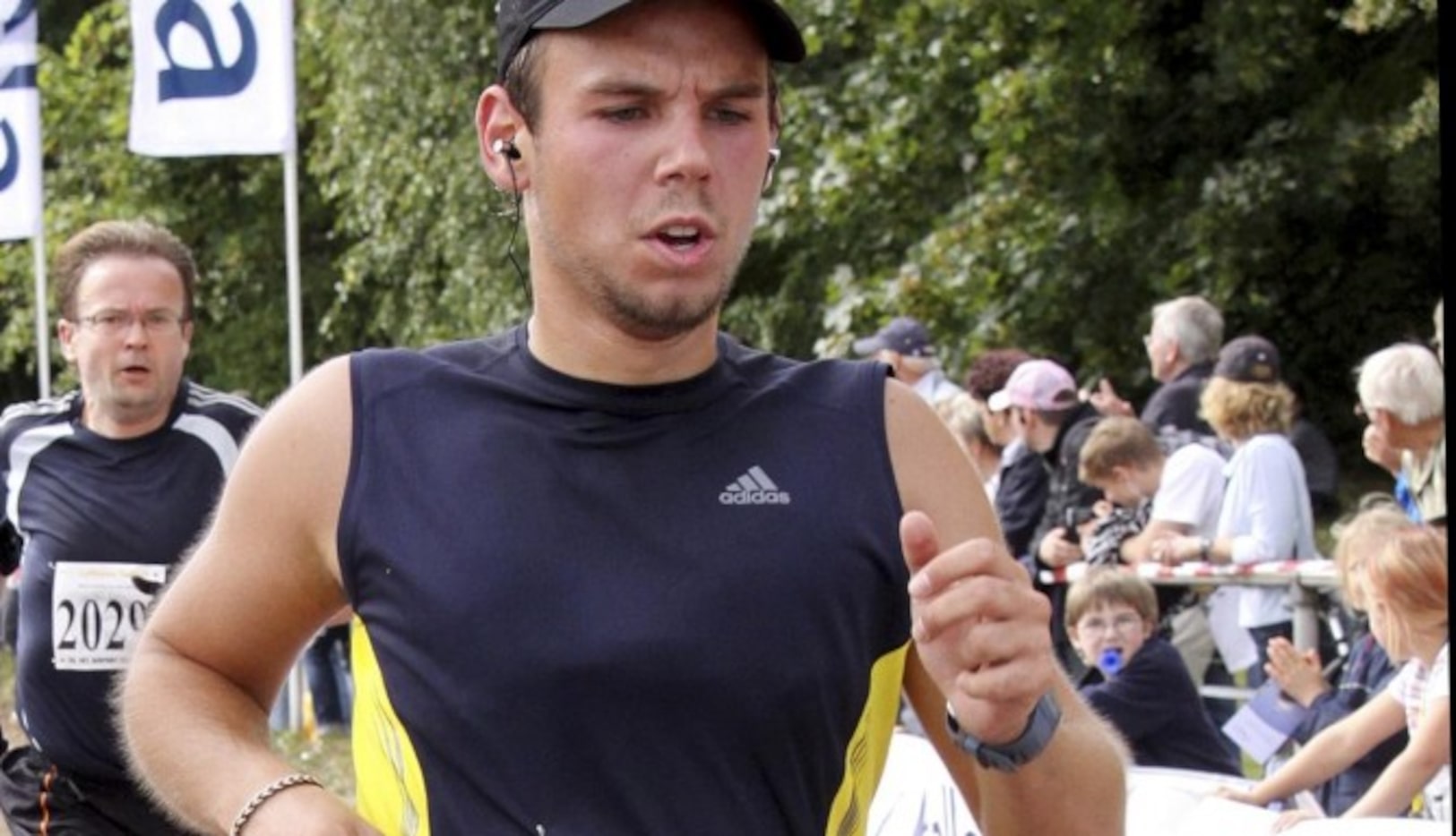 Andreas Lubitz durante una carrera en Hamburg, Alemania. (AP/MICHAEL MUELLER)
