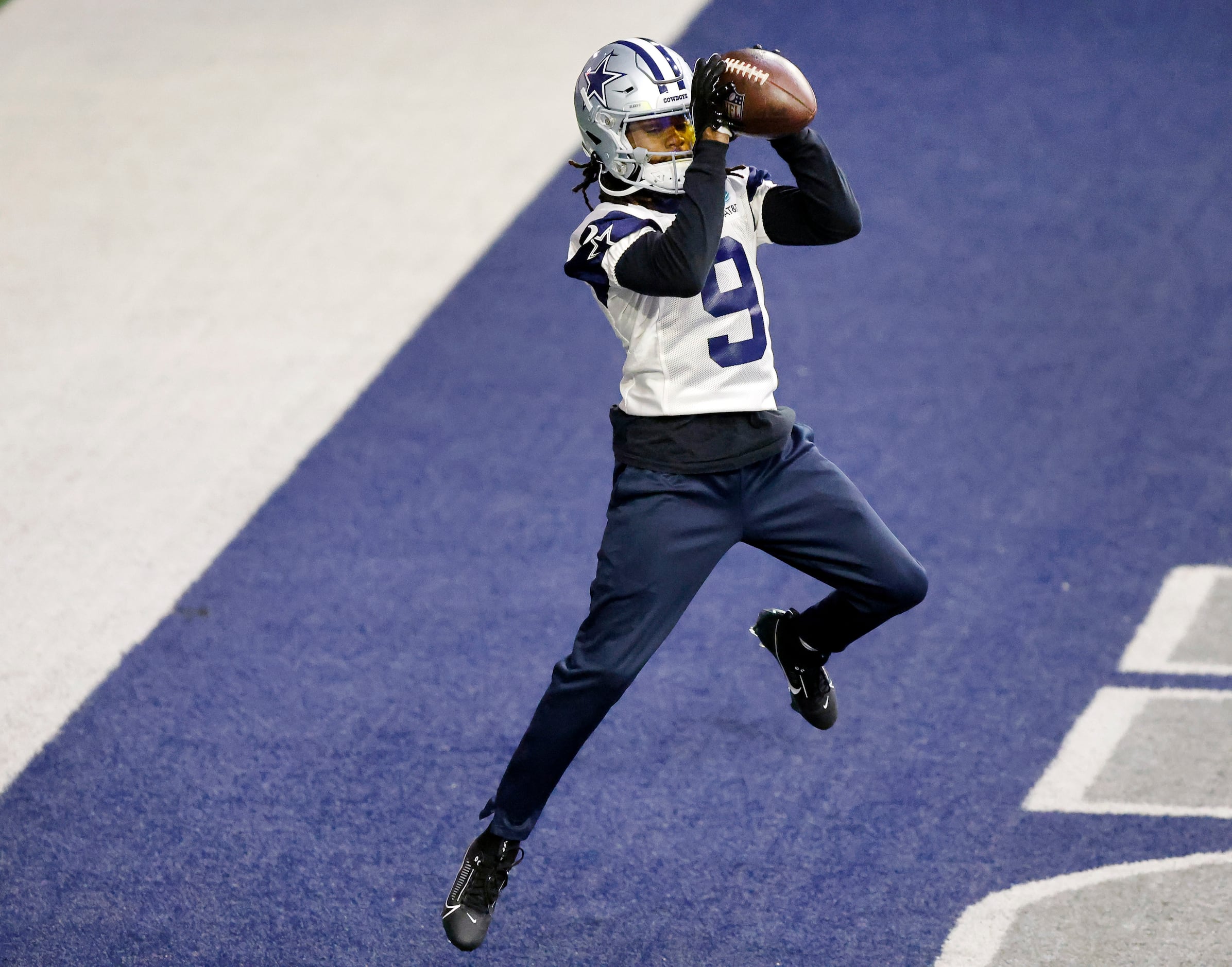 Dallas Cowboys wide receiver KaVontae Turpin (9) caches a pass in the back of the end zone...
