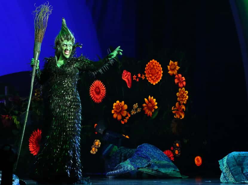 Wicked Witch of the West (Jacquelyn Piro Donovan) (CQ) performs in opening night of Dallas...