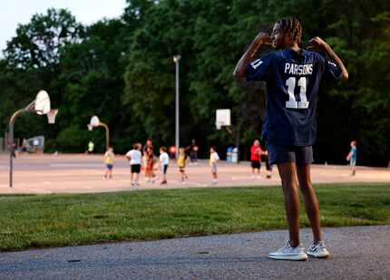 Micah Parsons' childhood friend AJ Brown sports his No. 11 Penn State jersey at Brightbill...