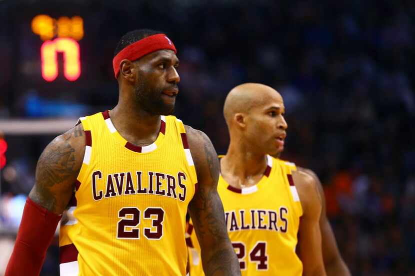 Dec 28, 2015; Phoenix, AZ, USA; Cleveland Cavaliers forward LeBron James (23) and forward...