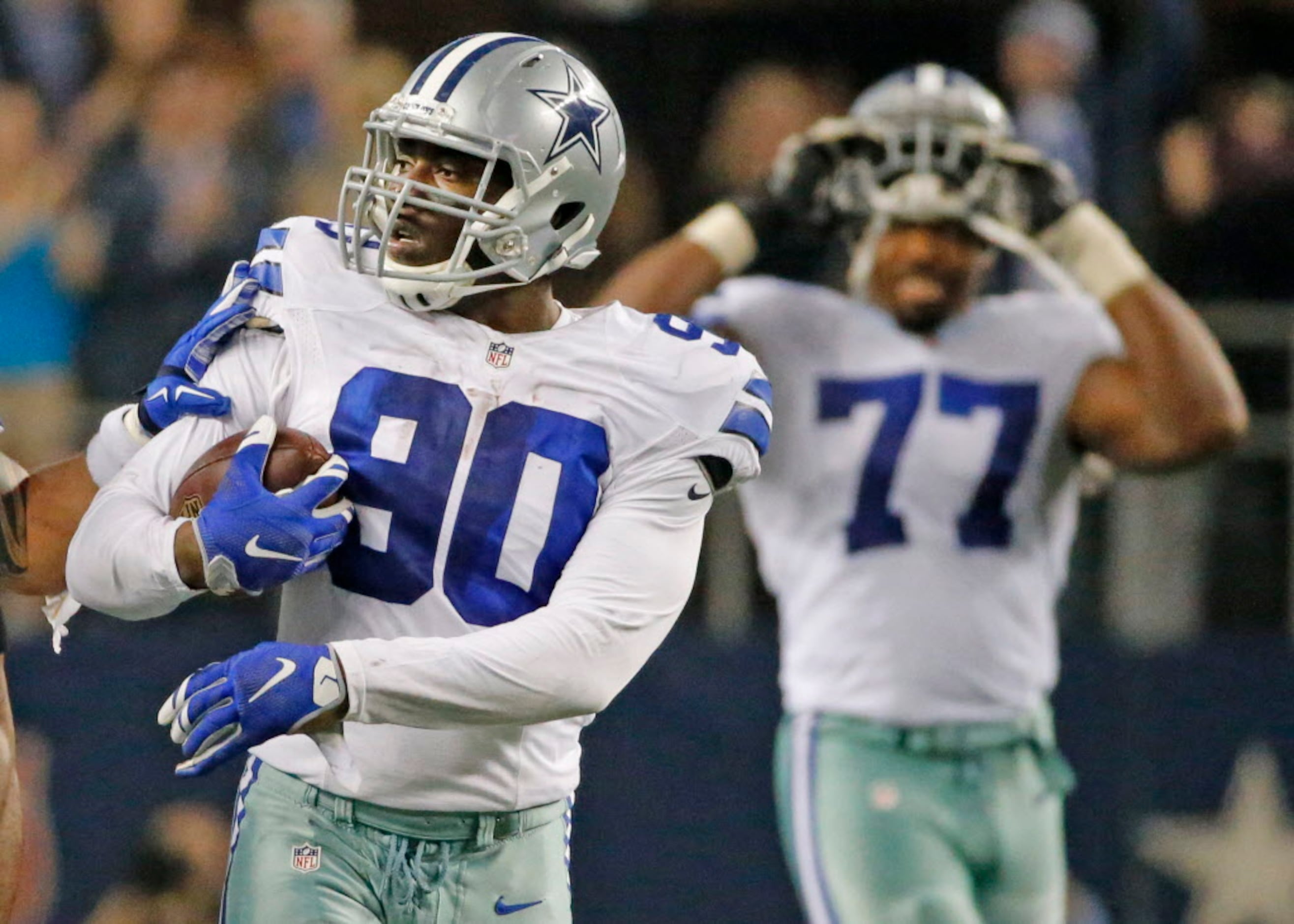 Cowboys Defensive End DeMarcus Lawrence Uses Platform to Help