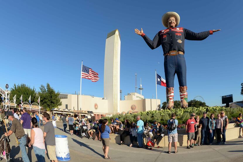 Howdy, Big Tex!  He'll be greeting folks at the State Fair of Texas.