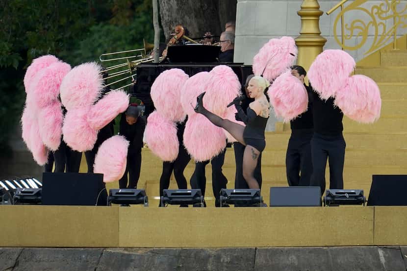 Lady Gaga en París, Francia, durante su acto en la ceremonia de apertura de los Juegos...