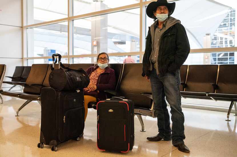 Margarita y Pedro Navarro viajaron de Guadalajara, México, al aeropuerto de Dallas-Fort...