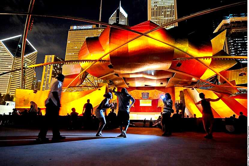 Jay Pritzker Pavilion es una estructura en Millenium Park diseñada por Frank Gehry para...
