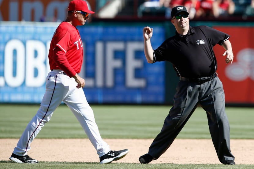 May 31, 2015; Arlington, TX, USA; Texas Rangers manager Jeff Banister (28) is ejected by...