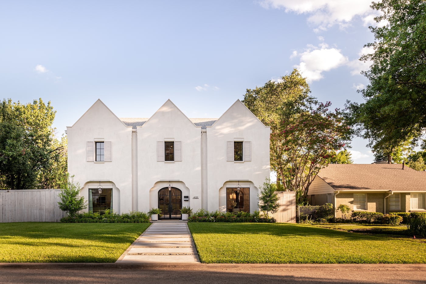 This residence on Clover Lane is among those on the 2024 AIA Dallas Tour of Homes. Studio...