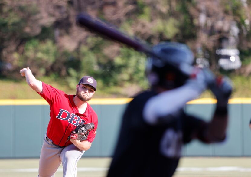 DBU pitcher Luke Eldred (26) throws to Oregon St’s  Justin Boyd (4) during the first inning...