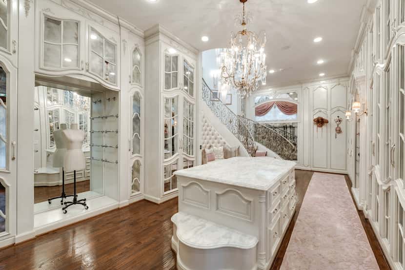 A look at the closet at 4555 Harrys Lane in Dallas.