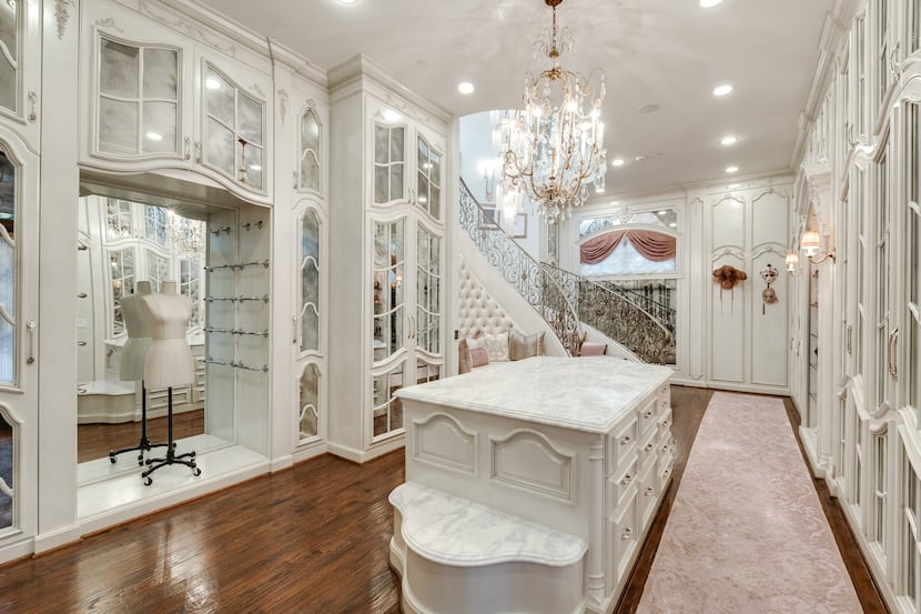 A look at the closet at 4555 Harrys Lane in Dallas.