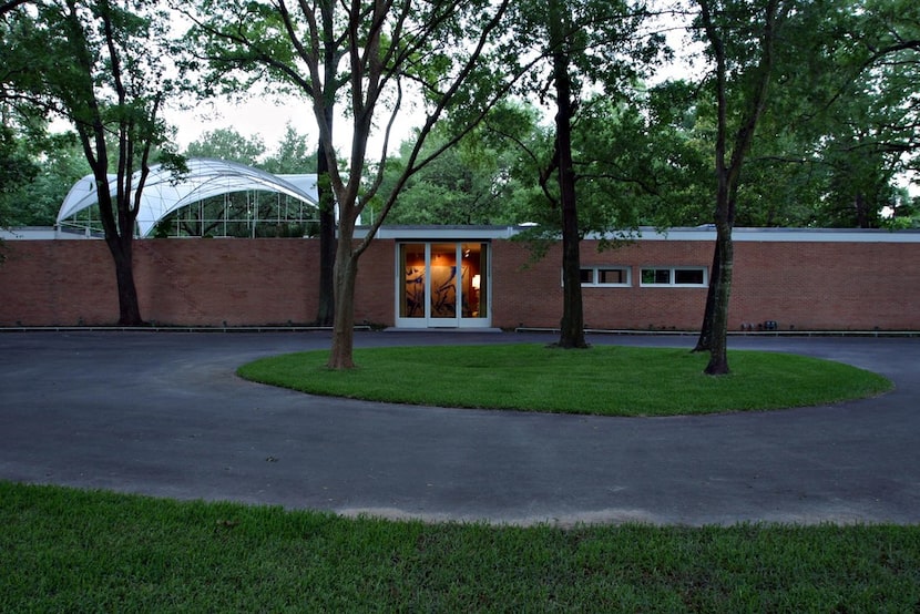 The renovated home of John and Dominique de Menil in Houston in 2004. In the fashionable...