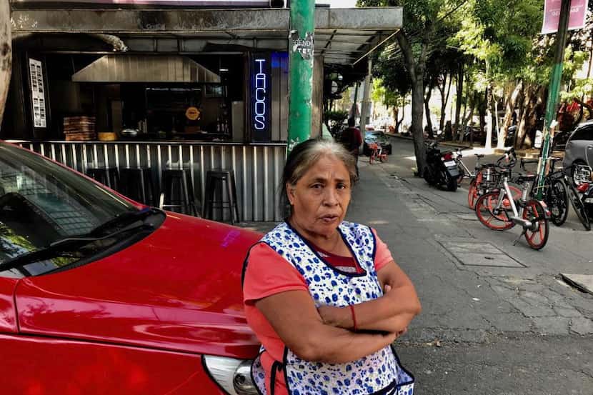 Mary Morales, de 60 años, trabaja seis días pro semana como empleada doméstica en la colonia...