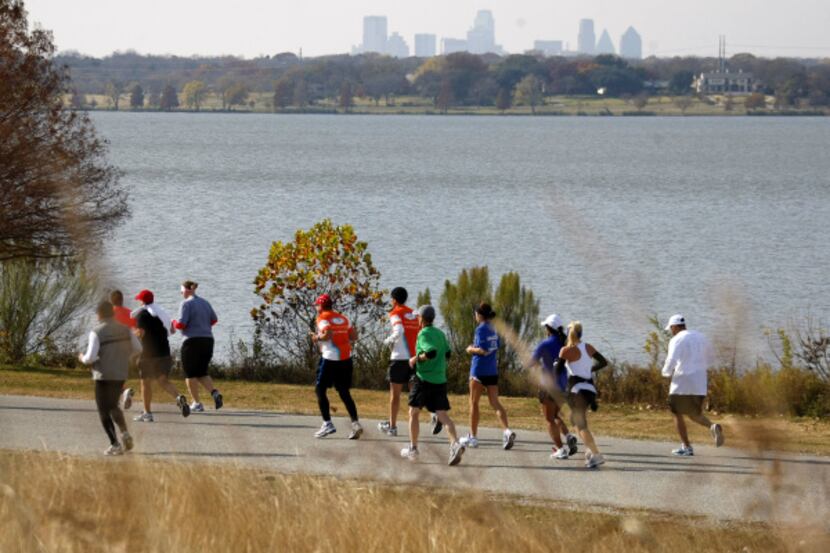Runners at White Rock Lake can meet up with friends, then focus on the scenic vistas.