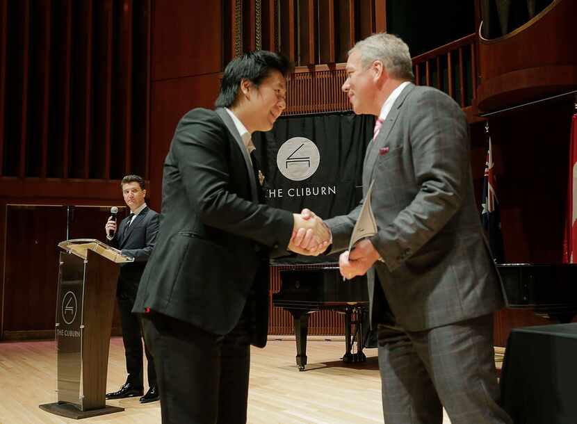 Shuan Hern Lee from Australia receives congratulations from Cliburn President and CEO...