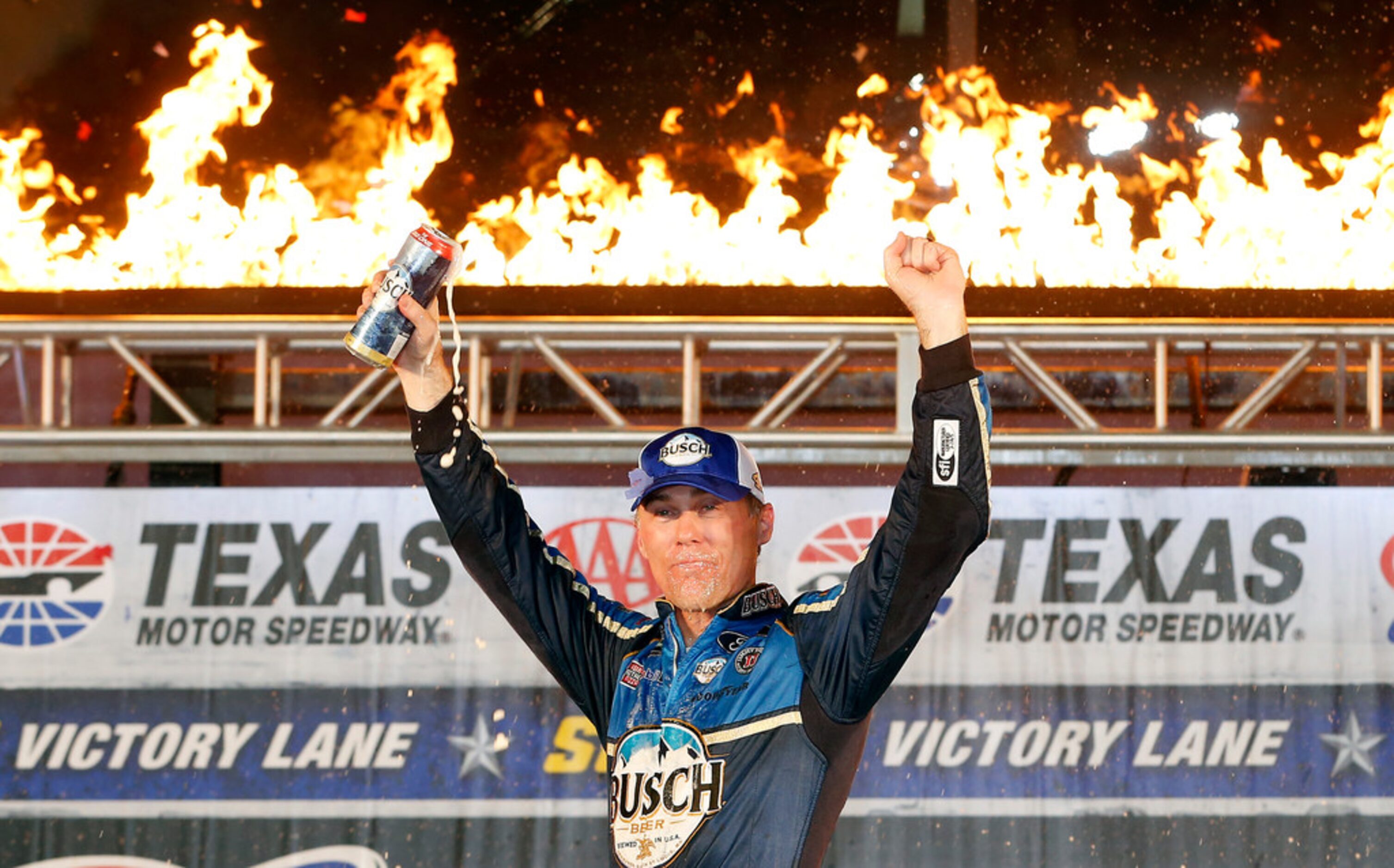 FORT WORTH, TEXAS - NOVEMBER 03: Kevin Harvick, driver of the #4 Busch Beer/Ducks Unlimited...