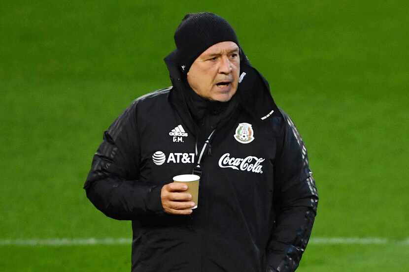 El técnico de la selección mexicana, Gerardo Martino, sufrió ante Gales su segunda derrota...