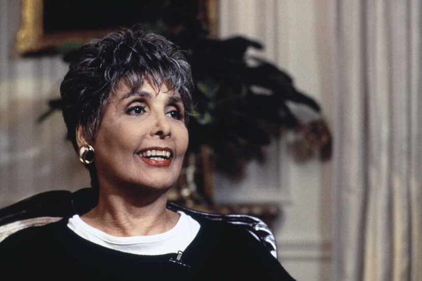 ORG XMIT: NY110 FILE -- This is a June 1995 file  portrait of singer and actress Lena Horne....