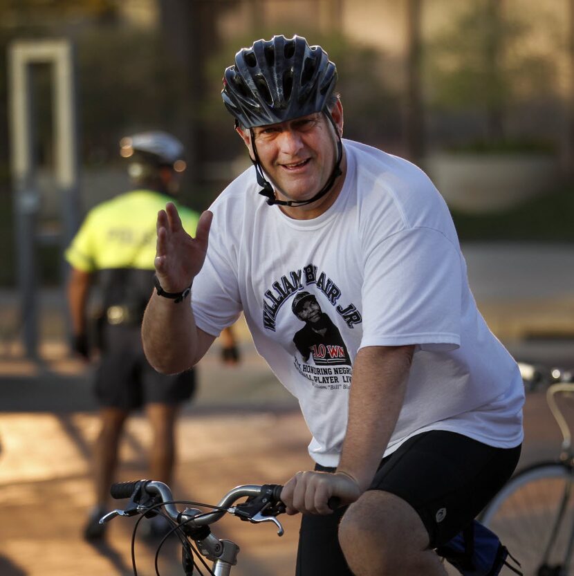 Give this man a bike share!