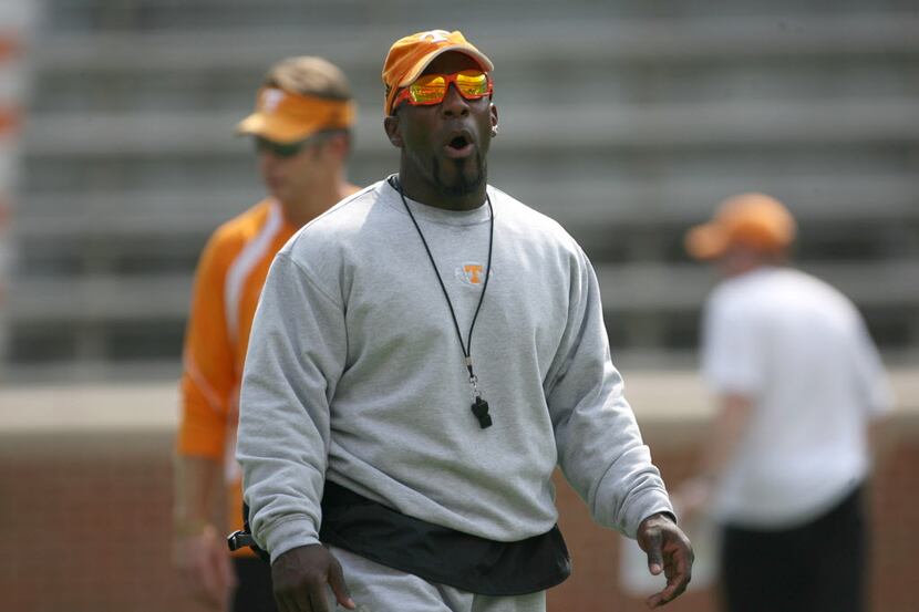 ORG XMIT: TNKNN102 University of Tennessee NCAA college football strength and conditioning...