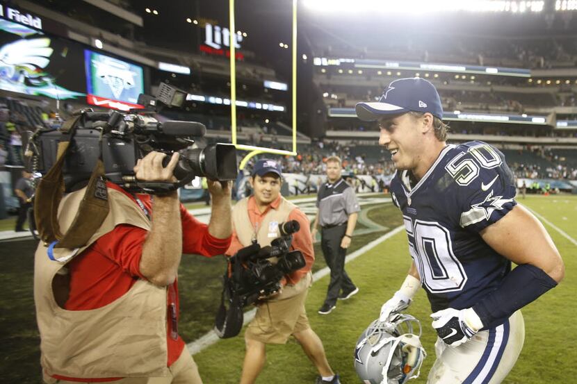 Dallas Cowboys outside linebacker Sean Lee (50) exits the field after the game against the...