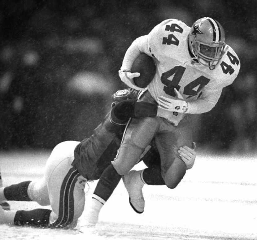 Lincoln Coleman, shaking off Miami defender Jeff Cross during the Thanksgiving 1993 game...