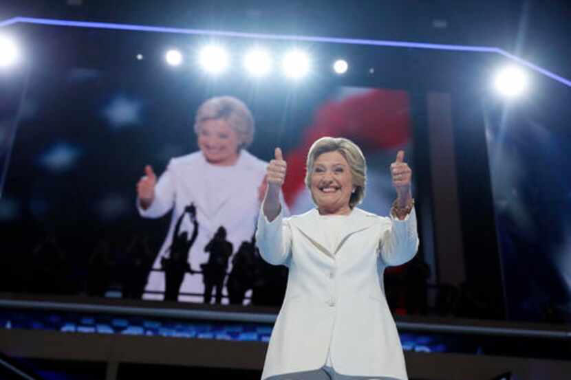 Hillary Clinton durante su discurso la noche del jueves en  el que prometió  impulsar una...