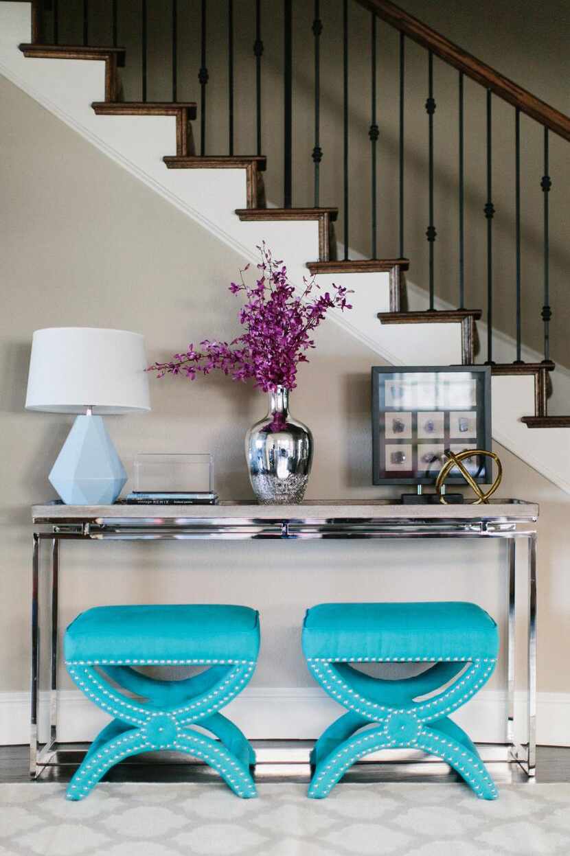 Don't let a lack of space stop you from creating a stylish entry that sets the style tone...