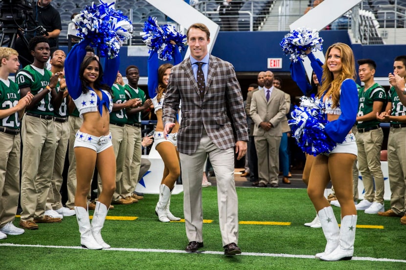 Dallas Cowboys linebacker Sean Lee (50) is introduced during the 2016 Dallas Cowboys Kickoff...