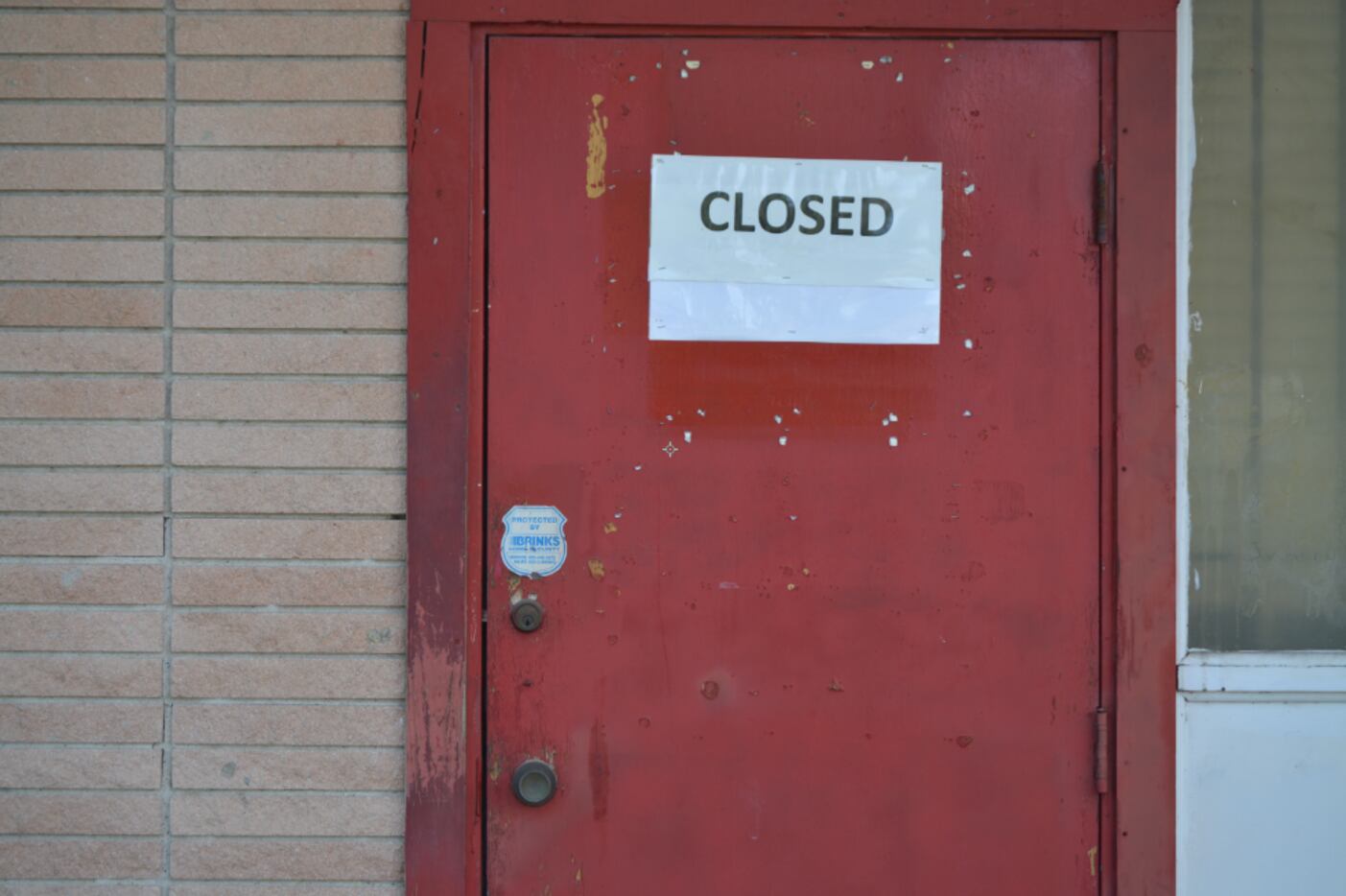 The sign on Aunt Stelle's Sno-Cones says it all: Closed.