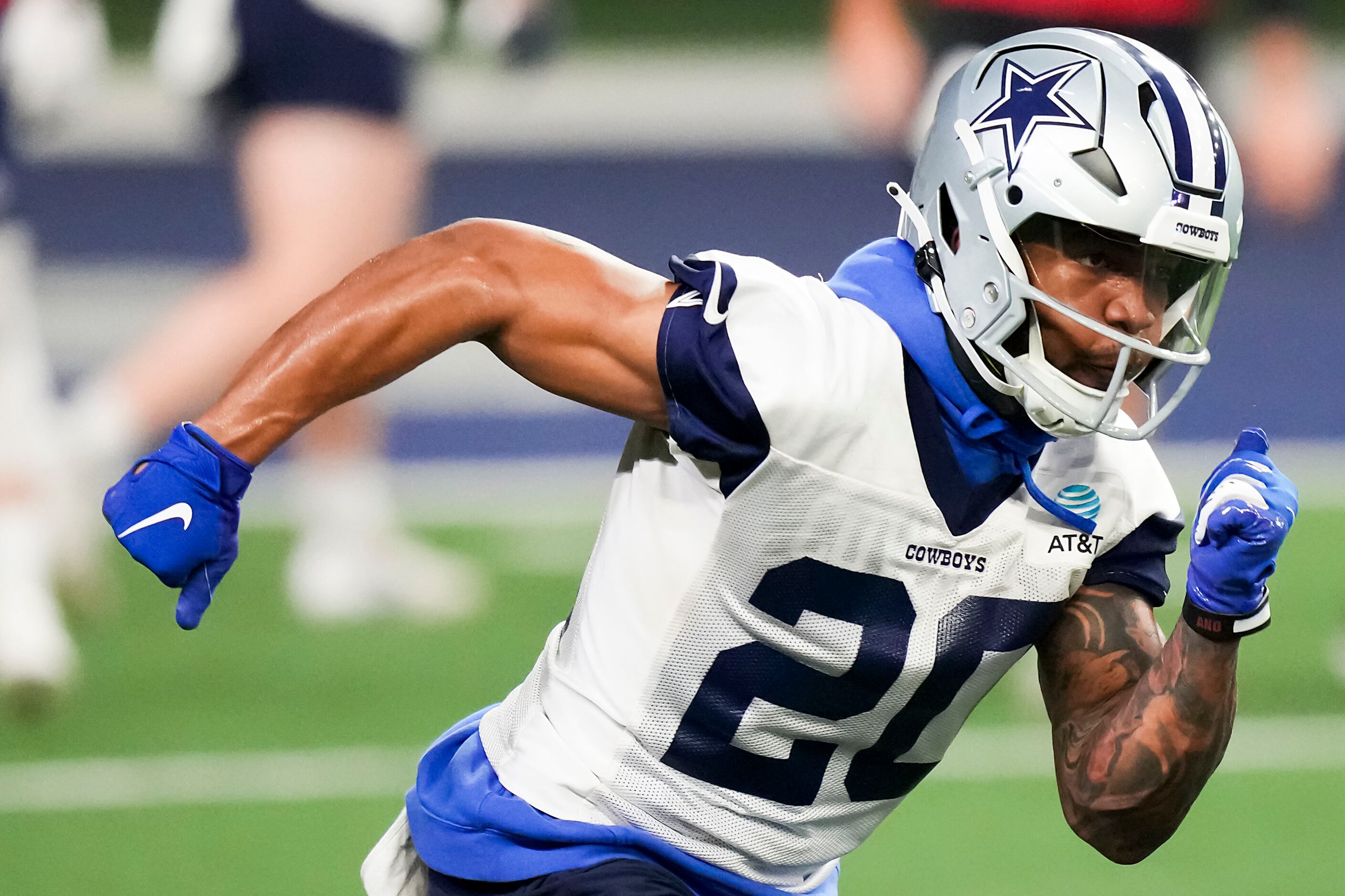 Cowboys RB Tony Pollard exploring receiver role at OTAs: 'I'm open