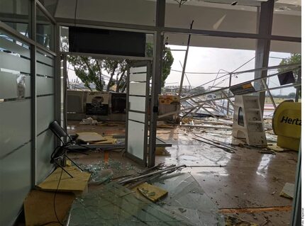 El Aeropuerto Internacional Quetzalcóatl de Nuevo Laredo fue destruido y los vuelos...