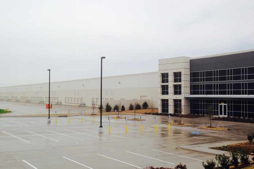  Trammell Crow Co.'s just finished 823,379-square-foot Crow Penn Distribution Center on I-20...