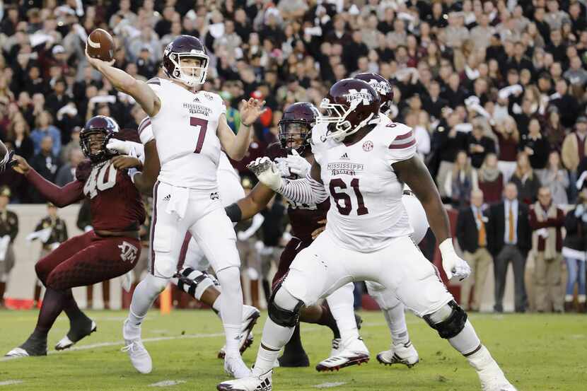 COLLEGE STATION, TX - OCTOBER 28:  Nick Fitzgerald #7 of the Mississippi State Bulldogs...
