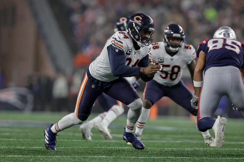 Chicago Bears defensive end Robert Quinn (94) defends during the first half of an NFL...