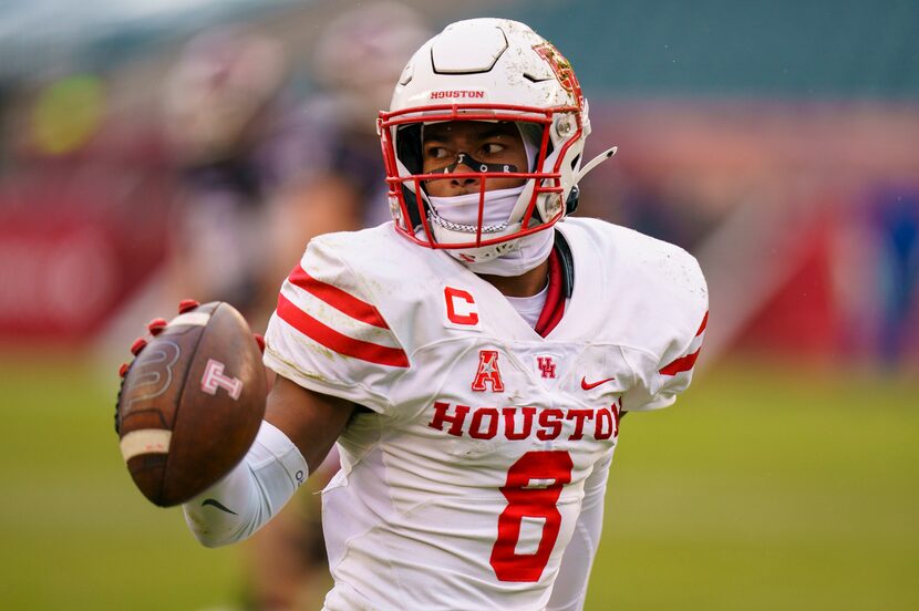 Houston cornerback Marcus Jones (8) in action during the second half of an NCAA college...