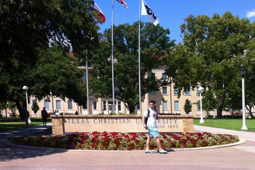  Main entrance to the Texas Christian University (TCU) campus on University Blvd. in Fort...