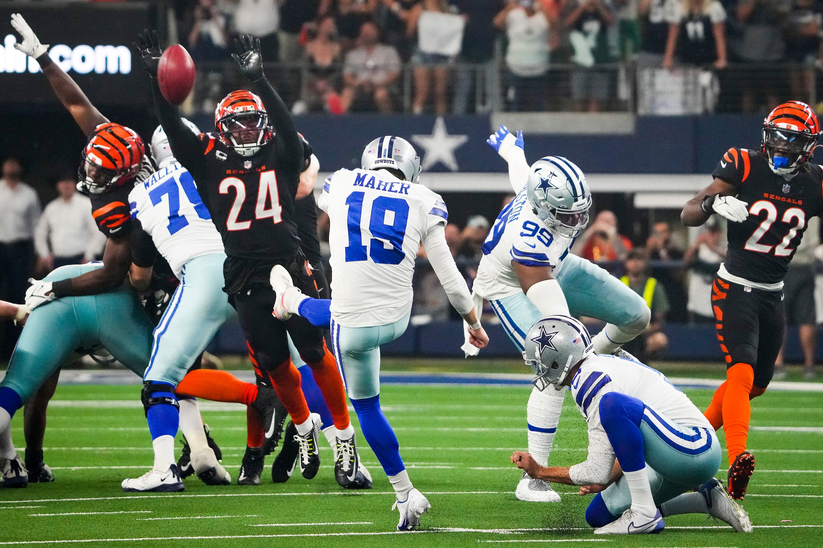 70+ Best Pics from Cowboys 30-7 victory over the Bengals