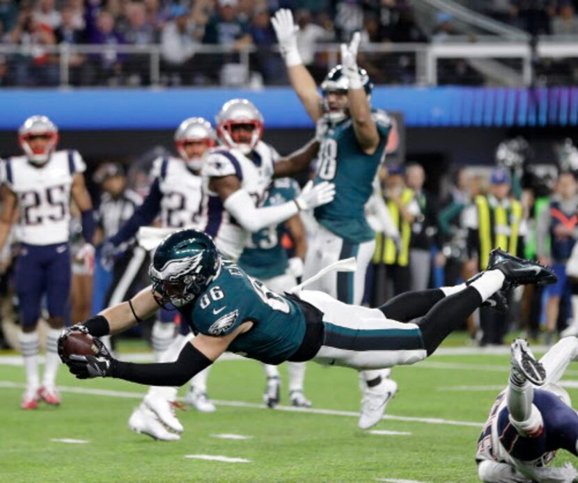 Zach Ertz anota touchdown. Foto AP