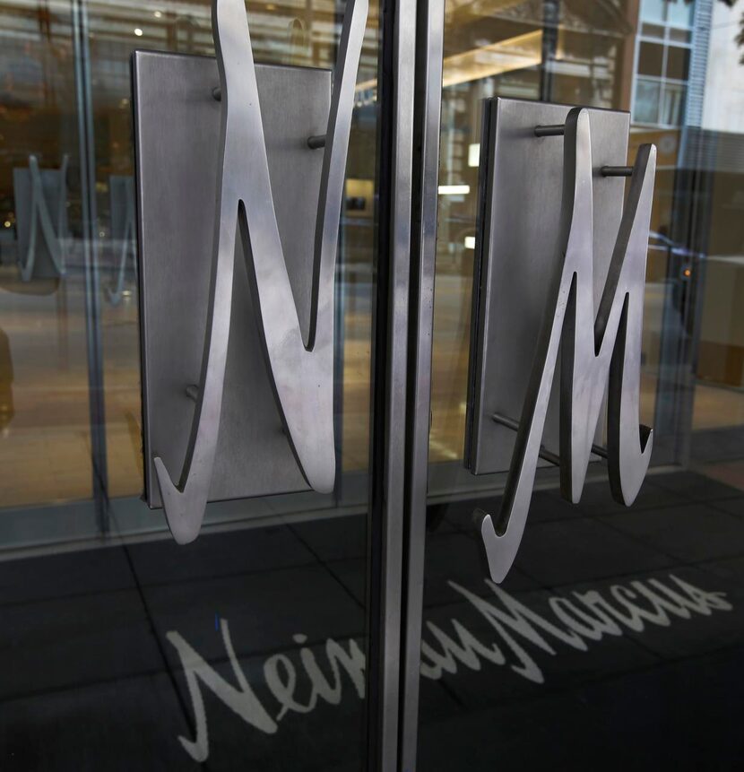 
Online outages  hit Neiman Marcus on Friday and Saturday as it offered $50 off $200 and an...